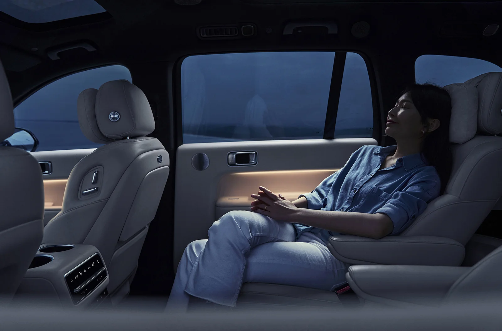 Li L9 seating in a 2022 manufacturer lifestyle image